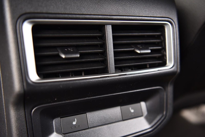 Volkswagen Atlas Cross Sport Vehicle Image 23
