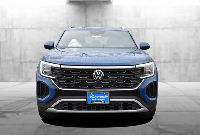 Volkswagen Atlas Cross Sport Vehicle Image 04
