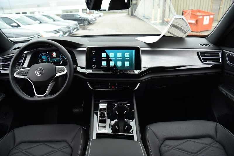 Volkswagen Atlas Cross Sport Vehicle Image 07