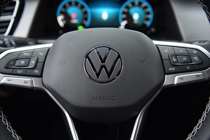 Volkswagen Atlas Cross Sport Vehicle Image 18