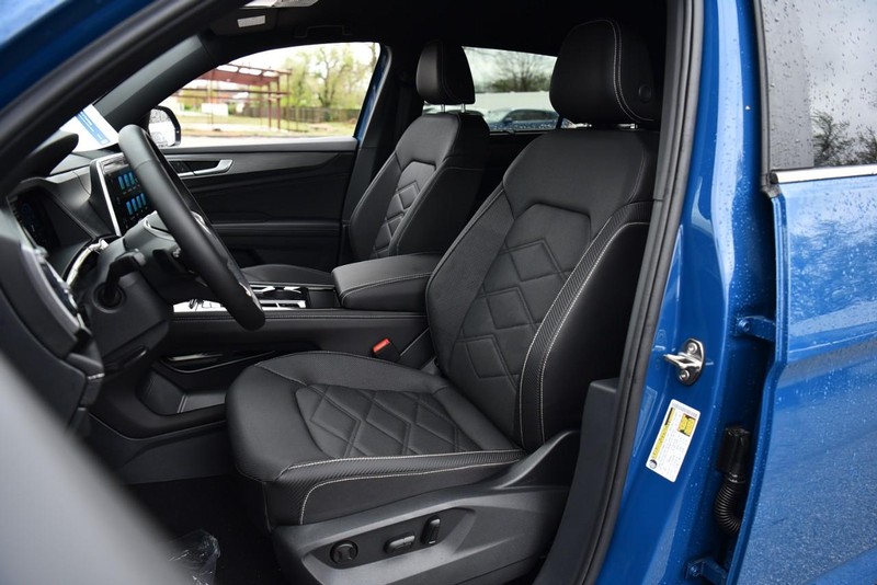 Volkswagen Atlas Cross Sport Vehicle Image 19