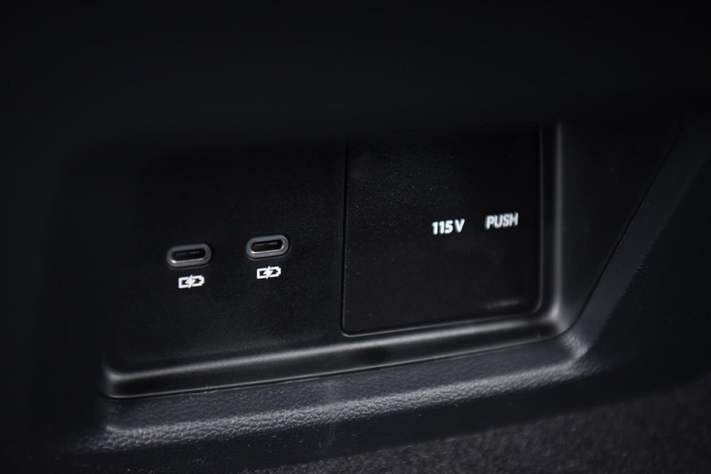 Volkswagen Atlas Cross Sport Vehicle Image 23
