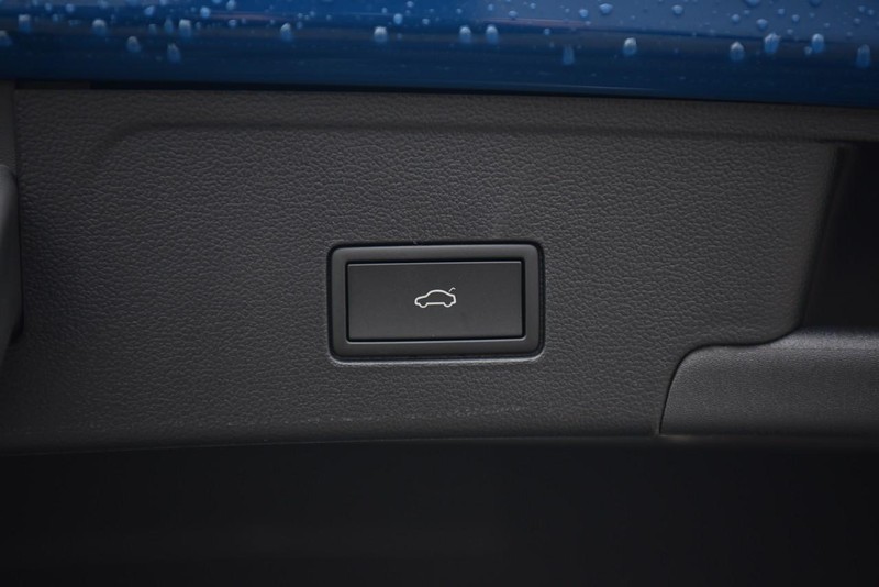 Volkswagen Atlas Cross Sport Vehicle Image 25
