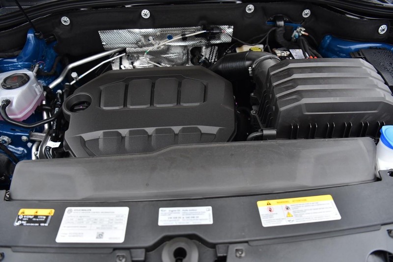 Volkswagen Atlas Cross Sport Vehicle Image 26