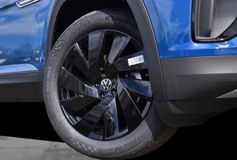 Volkswagen Atlas Cross Sport Vehicle Image 03