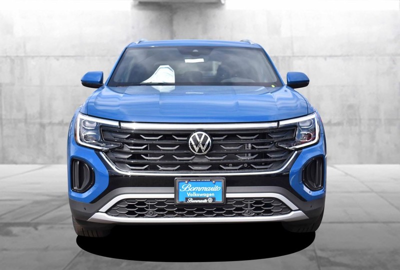 Volkswagen Atlas Cross Sport Vehicle Image 04