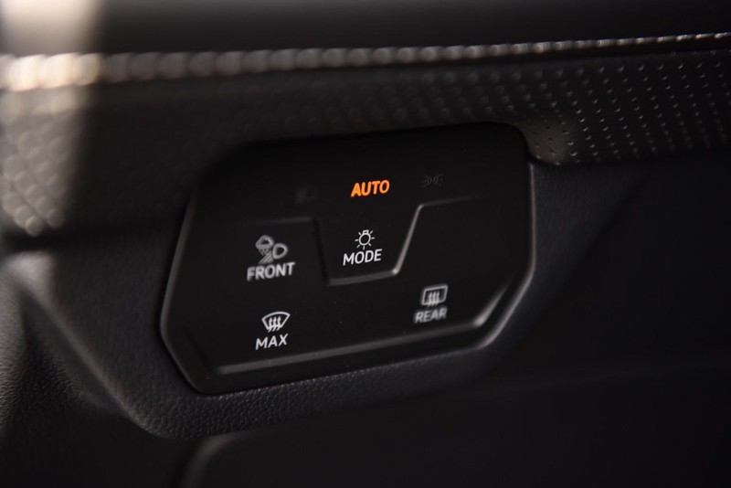 Volkswagen Atlas Cross Sport Vehicle Image 11