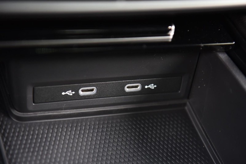 Volkswagen Atlas Cross Sport Vehicle Image 15