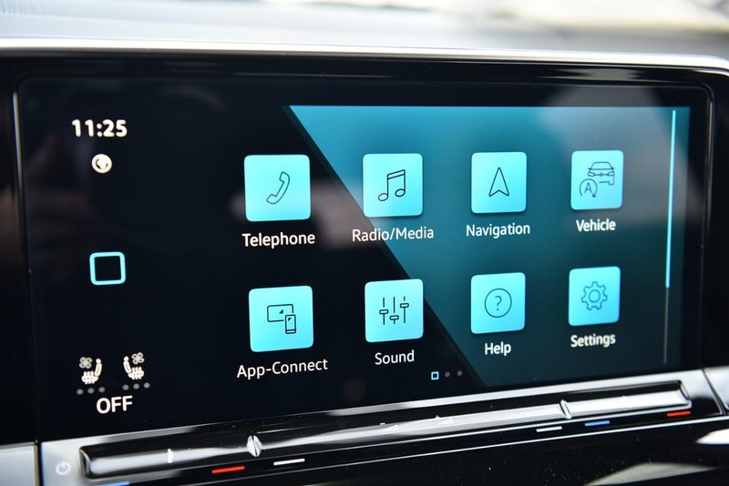Volkswagen Atlas Cross Sport Vehicle Image 17