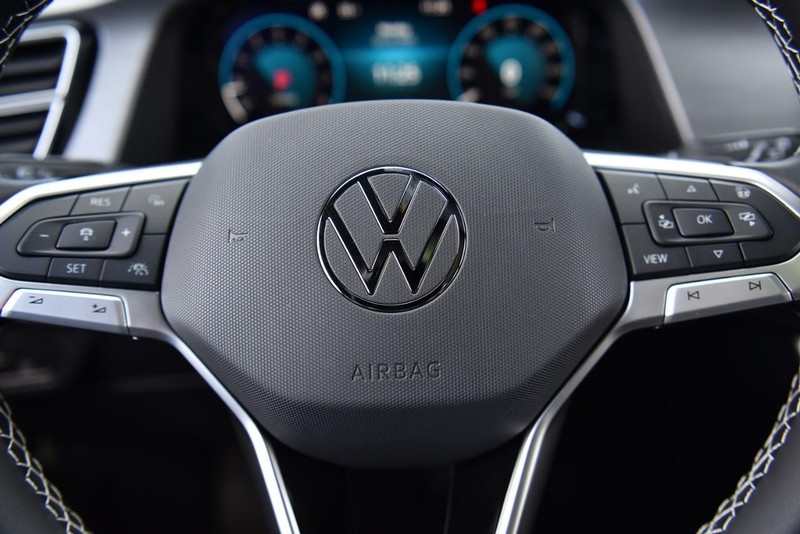 Volkswagen Atlas Cross Sport Vehicle Image 18