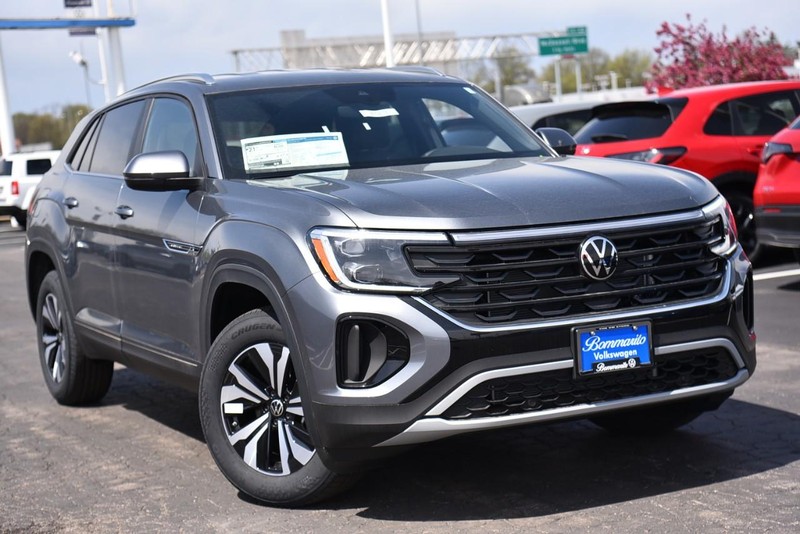 Volkswagen Atlas Cross Sport Vehicle Image 02