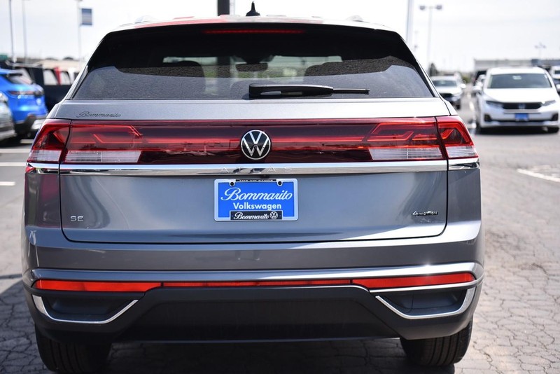 Volkswagen Atlas Cross Sport Vehicle Image 06
