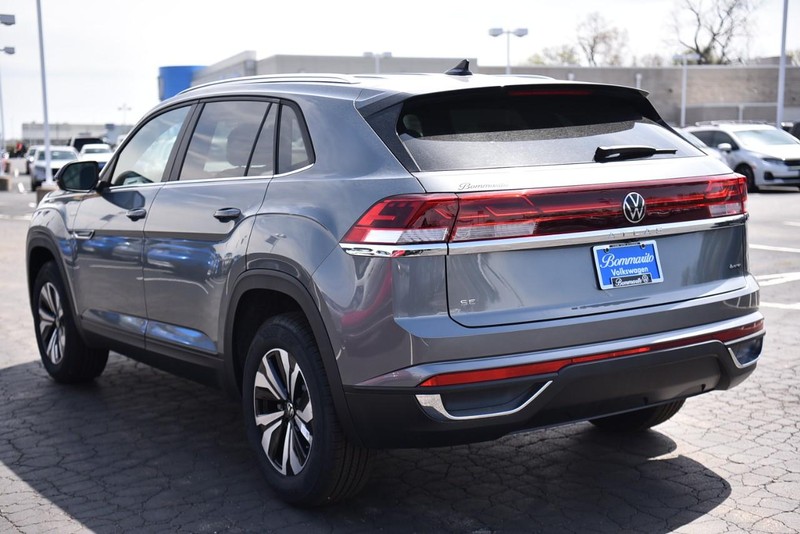 Volkswagen Atlas Cross Sport Vehicle Image 07