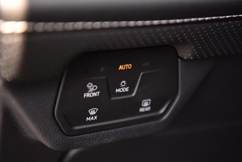 Volkswagen Atlas Cross Sport Vehicle Image 11