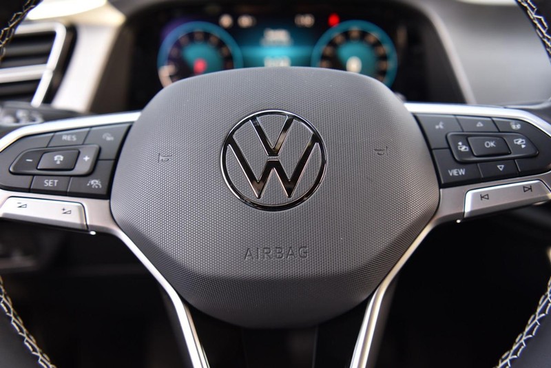 Volkswagen Atlas Cross Sport Vehicle Image 18
