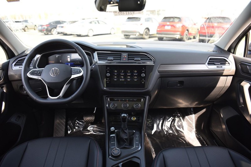 Volkswagen Tiguan Vehicle Image 07