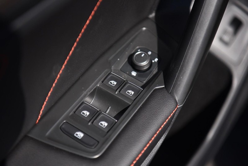 Volkswagen Tiguan Vehicle Image 08