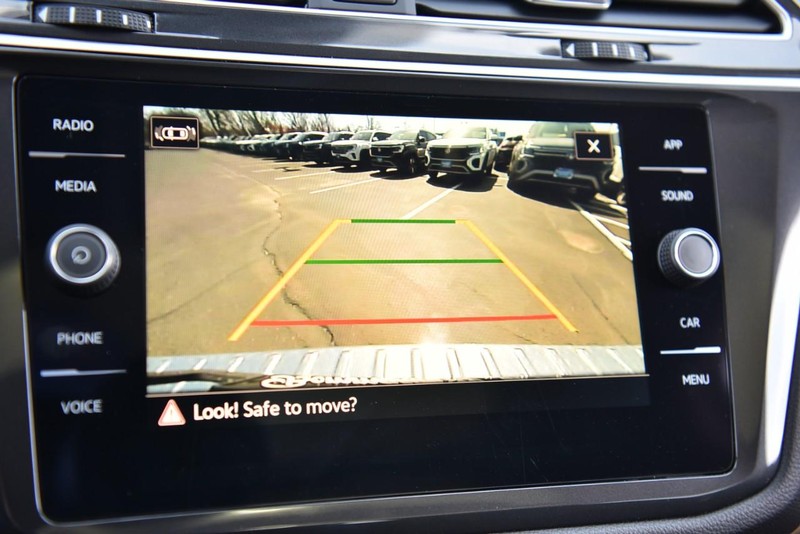 Volkswagen Tiguan Vehicle Image 13