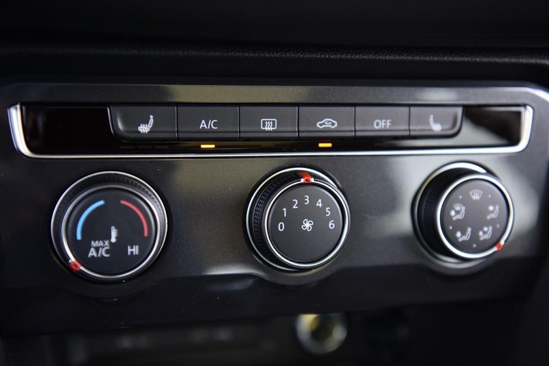 Volkswagen Tiguan Vehicle Image 14