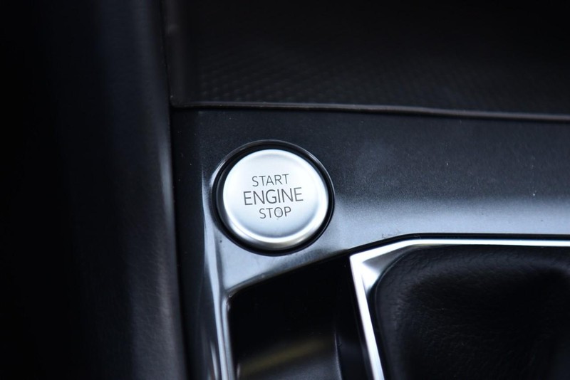 Volkswagen Tiguan Vehicle Image 16