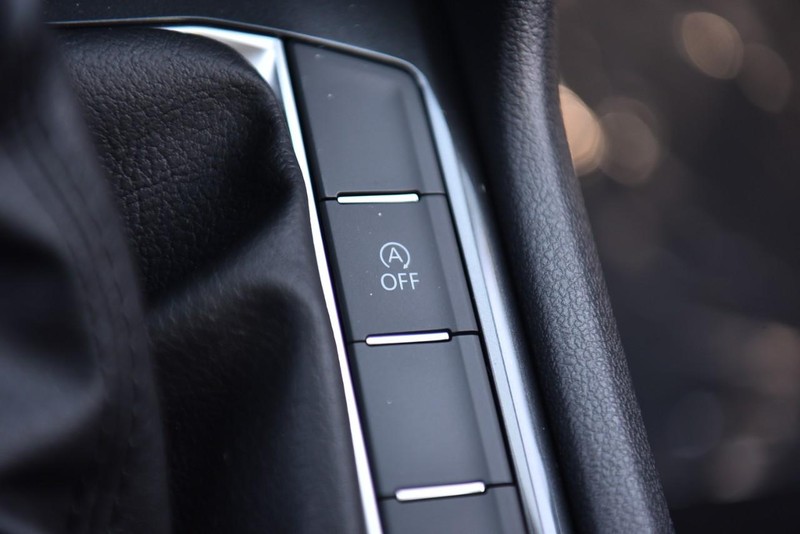 Volkswagen Tiguan Vehicle Image 18
