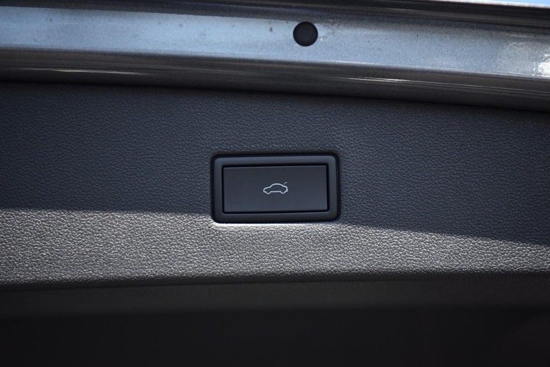 Volkswagen Tiguan Vehicle Image 28