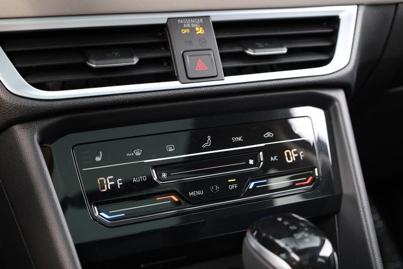 Volkswagen Taos Vehicle Image 18