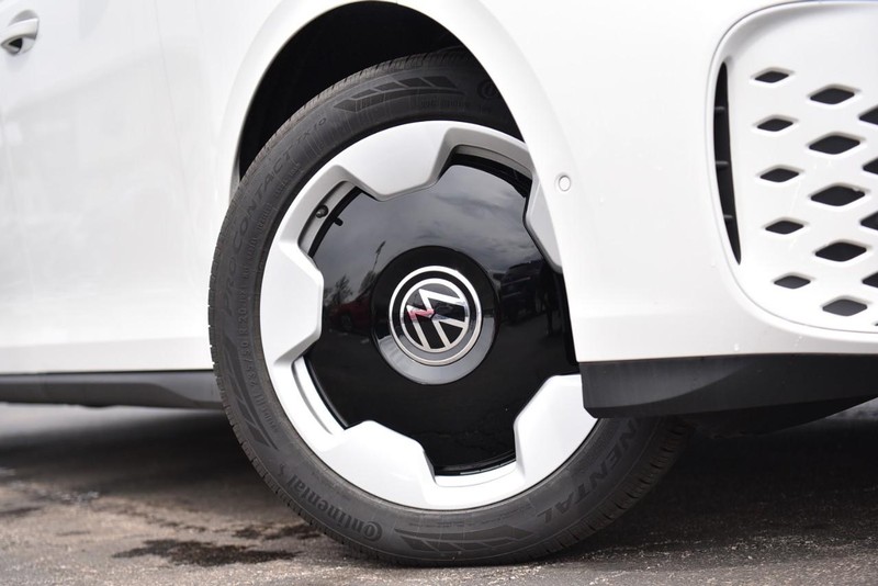 Volkswagen ID. Buzz Vehicle Image 03
