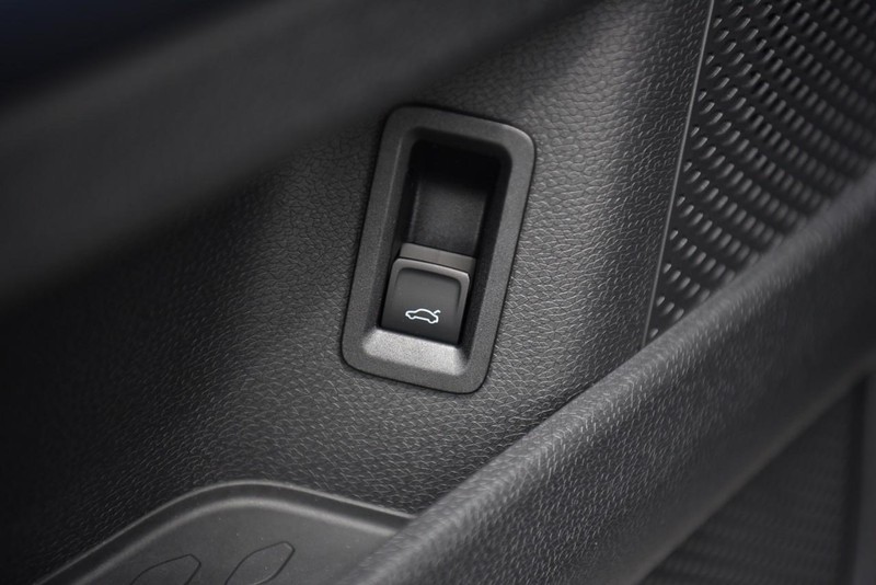 Volkswagen ID. Buzz Vehicle Image 10