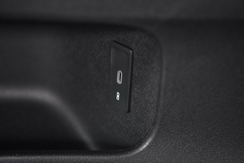 Volkswagen ID. Buzz Vehicle Image 23