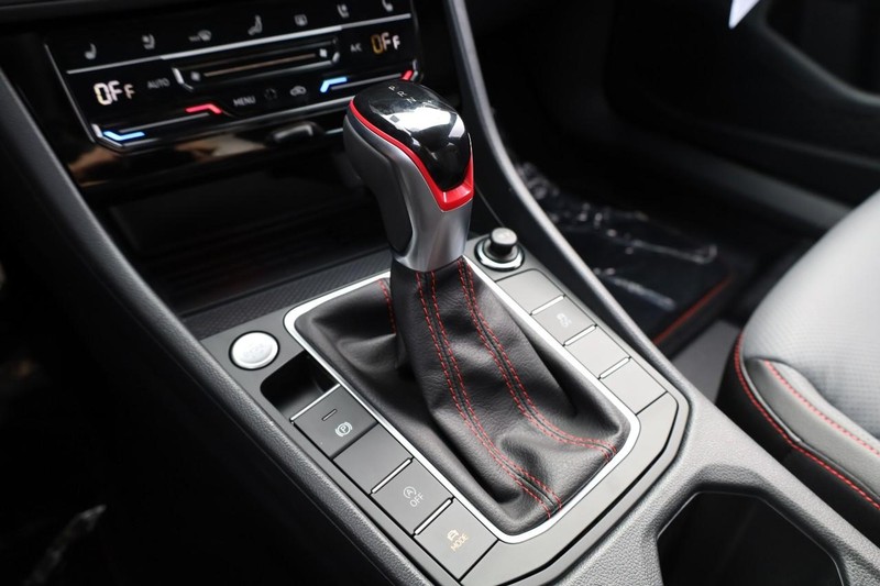 Volkswagen JETTA GLI Vehicle Image 18