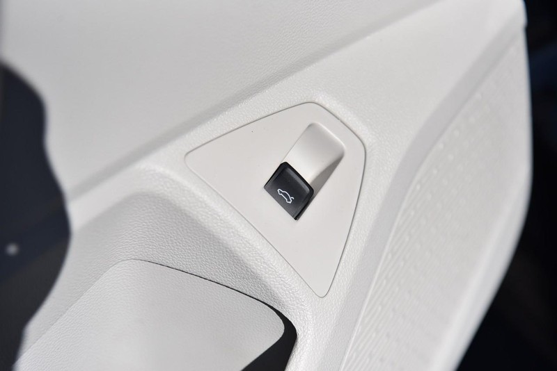 Volkswagen Jetta Vehicle Image 09