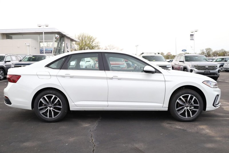 Volkswagen Jetta Vehicle Image 06