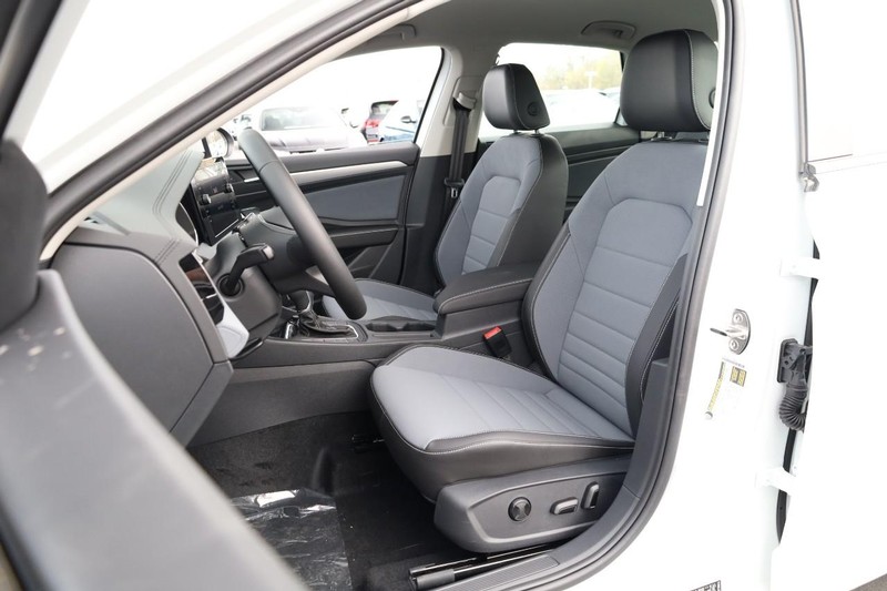 Volkswagen Jetta Vehicle Image 09