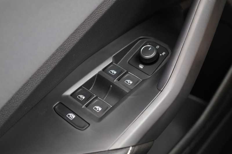 Volkswagen Jetta Vehicle Image 18