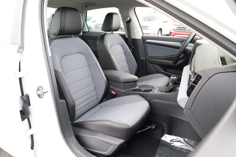 Volkswagen Jetta Vehicle Image 24