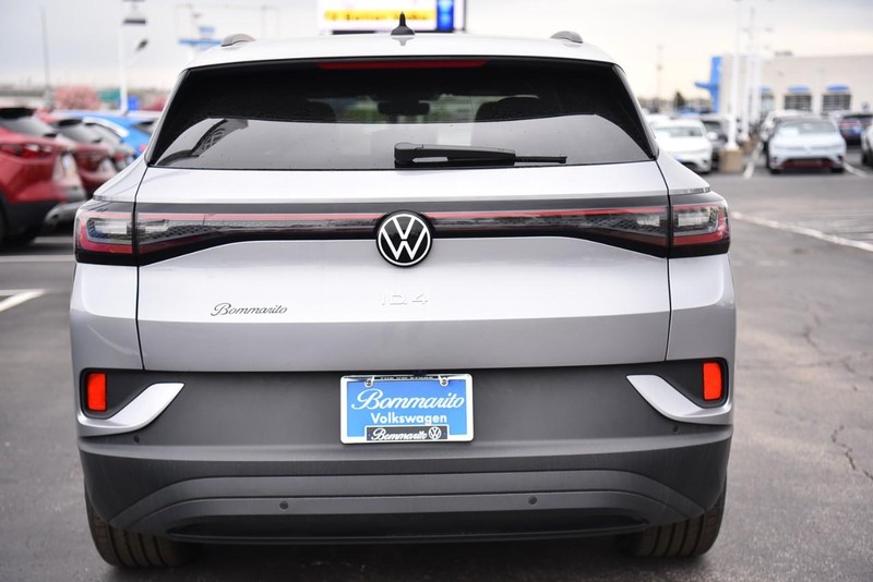 Volkswagen ID.4 Vehicle Image 06