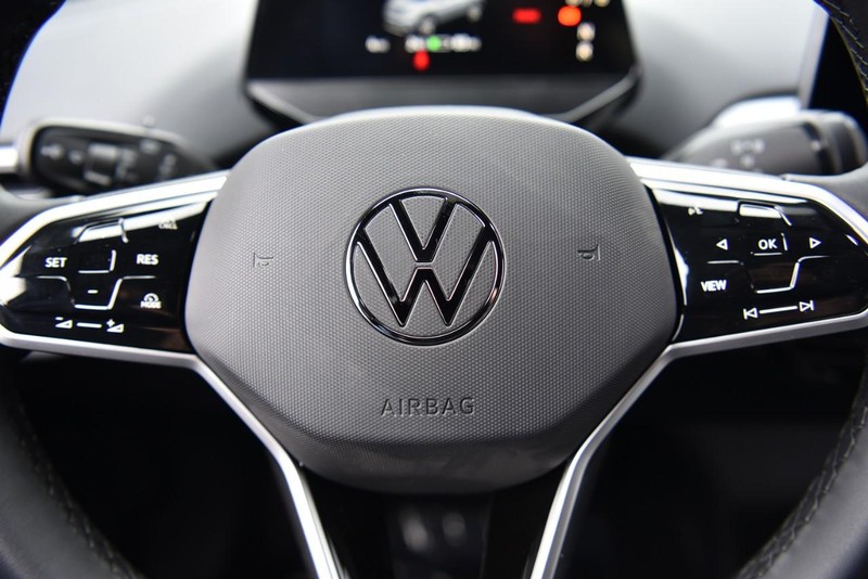 Volkswagen ID.4 Vehicle Image 18