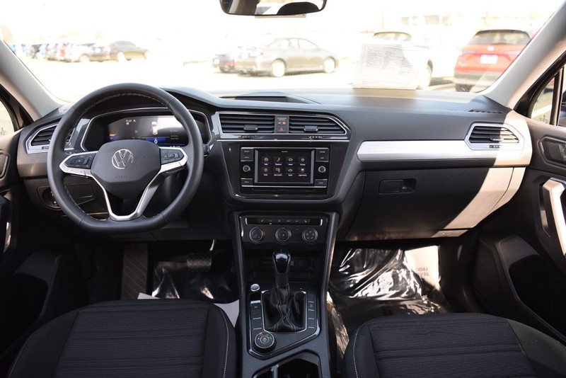 Volkswagen Tiguan Vehicle Image 07