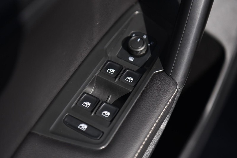 Volkswagen Tiguan Vehicle Image 08