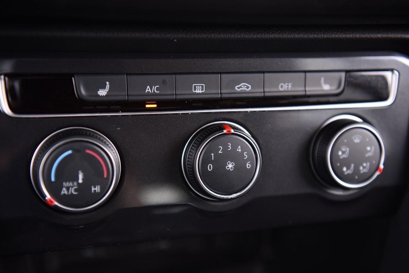 Volkswagen Tiguan Vehicle Image 13