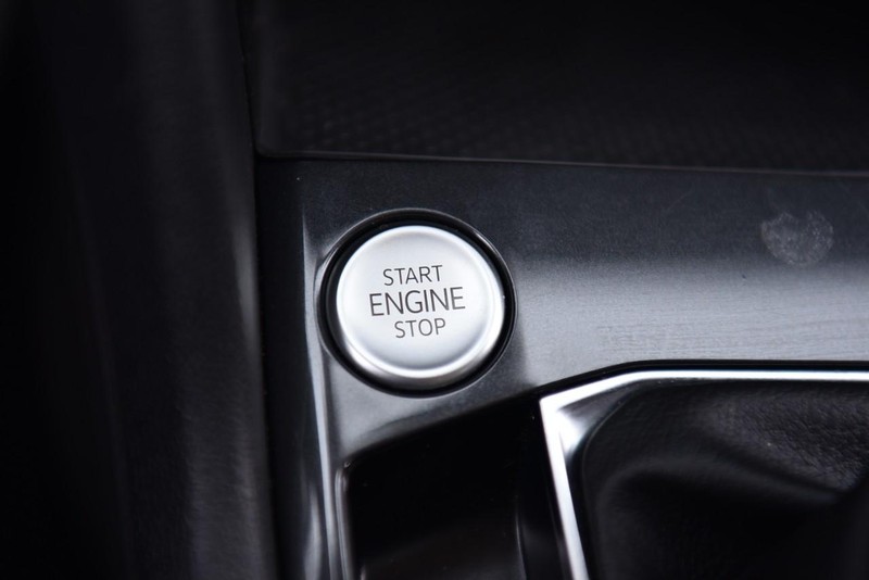 Volkswagen Tiguan Vehicle Image 15