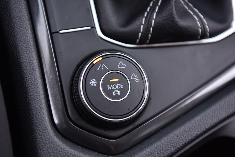 Volkswagen Tiguan Vehicle Image 16