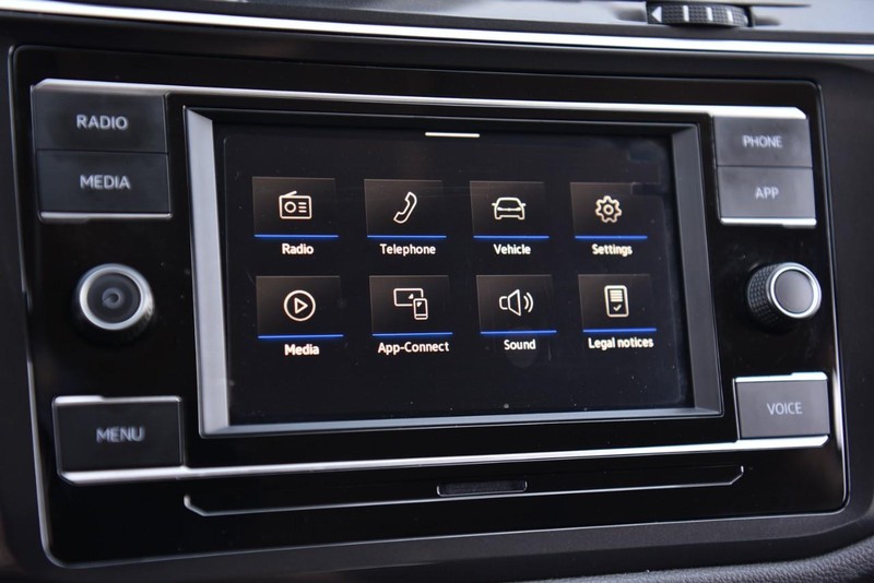 Volkswagen Tiguan Vehicle Image 18