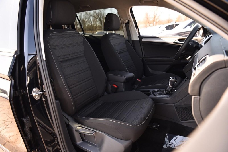 Volkswagen Tiguan Vehicle Image 21