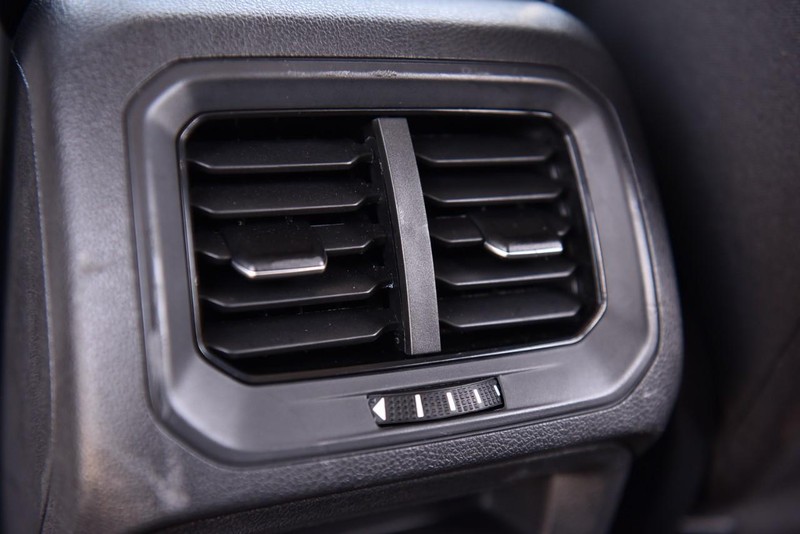 Volkswagen Tiguan Vehicle Image 23