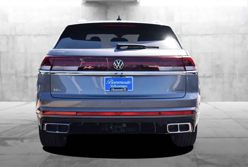 Volkswagen Atlas Cross Sport Vehicle Image 06