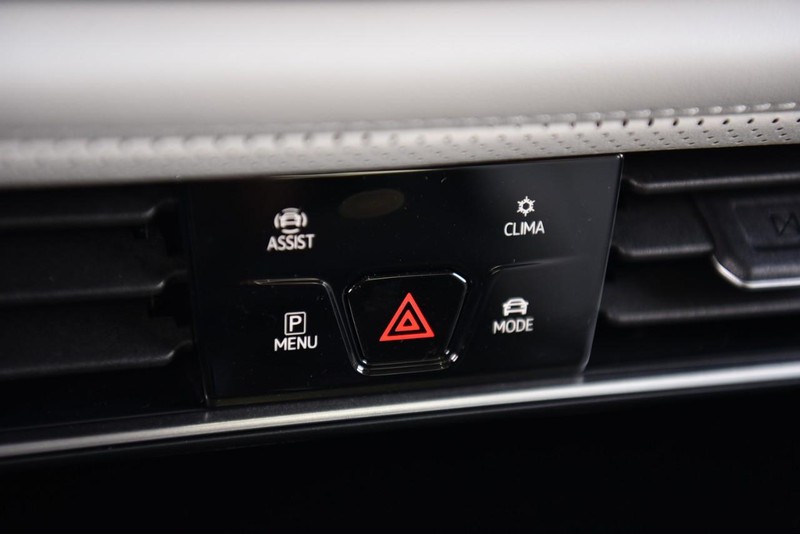 Volkswagen Atlas Cross Sport Vehicle Image 14