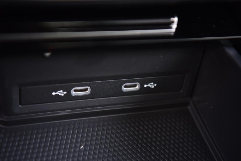 Volkswagen Atlas Cross Sport Vehicle Image 15