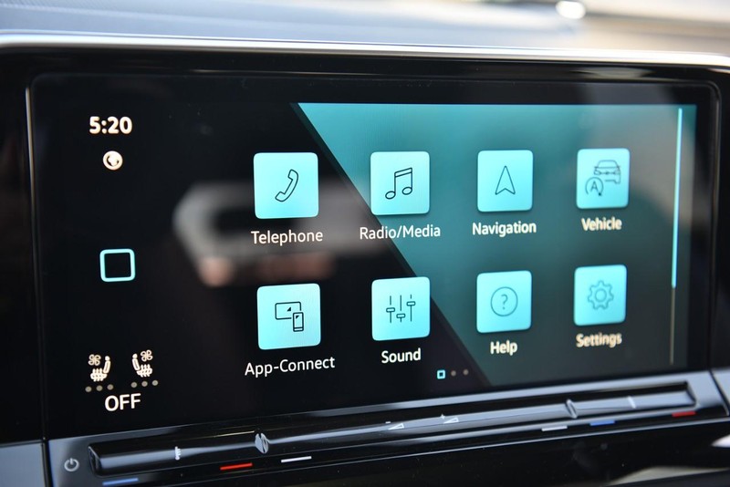 Volkswagen Atlas Cross Sport Vehicle Image 17